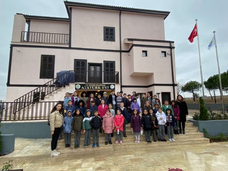 Ergene Belediyesi Atatürk Evi’ne öğrencilerden ziyaret