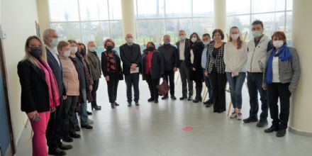 Bakan Yksel Otizmli ocuklarn Annelerinden Mektup Var simli Sergiye Katld