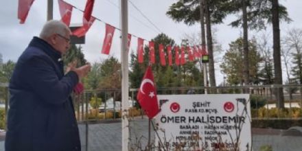 Bakan Yksel Kahraman ehit mer Halisdemirin Kabrini Ziyaret Etti