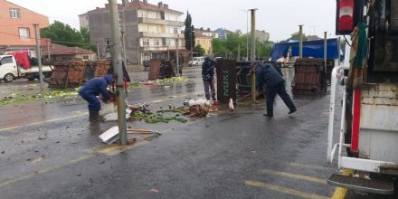 Ergenede Semt Pazarlarnn Temizliine Gereken zen Gsteriliyor