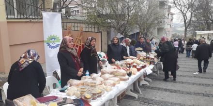 Ergenedeki Kadnlar Malkarada El Emei rnleri le Fark Yaratt