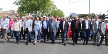 Ergene Belediye Bakan Rasim Yksel 1 Mays Cokusunu Emekiler le Birlikte Yaad