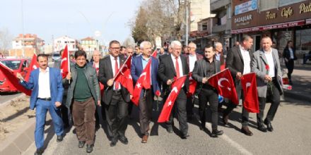 Ergene Belediye Bakan ve Meclisi ehitler in Karanfil Brakt