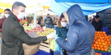 Ergene Belediyesi Vatandalara Maske, Eldiven ve Dezenfektan Datmaya Devam Ediyor