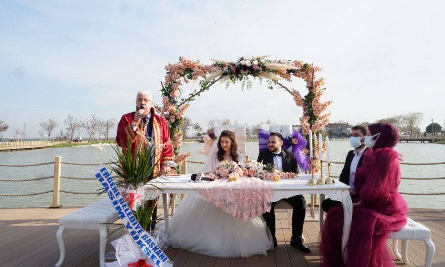 Bakan Yksel Glet Tesisinde lk Nikah Kyd