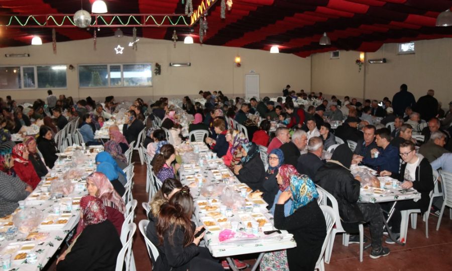 Ergenede Sevgi Sofralar Bakrca, Karamehmet ve Paaky Mahallelerinde Devam Etti