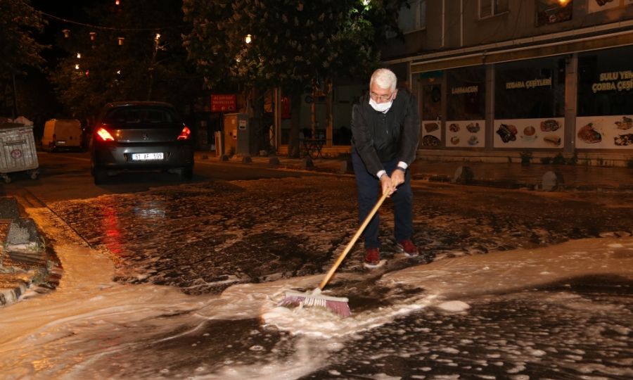 Bakan Yksel Kendi Elleriyle Sokaklar Fralad