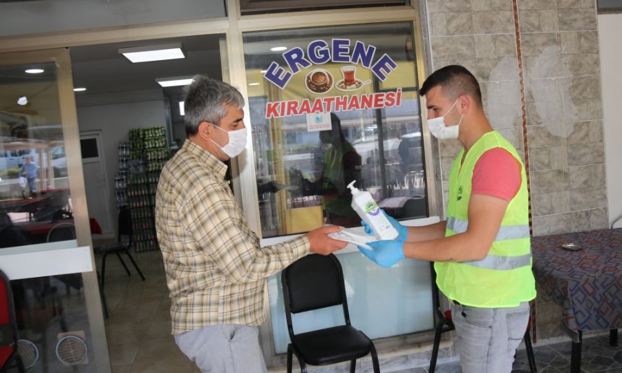 Ergene Belediyesi Maske ve Dezenfektan Desteinde Bulunuyor