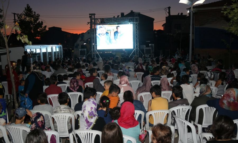 Ergene Yeiltepe Mahallesinde Ay Inda Sinema Keyfi Yaand