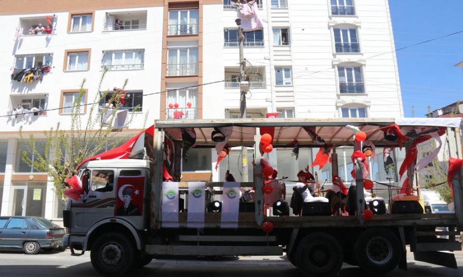 Ergene Belediyesi 23 Nisan Cokusunu Bando Takm le Yaatt